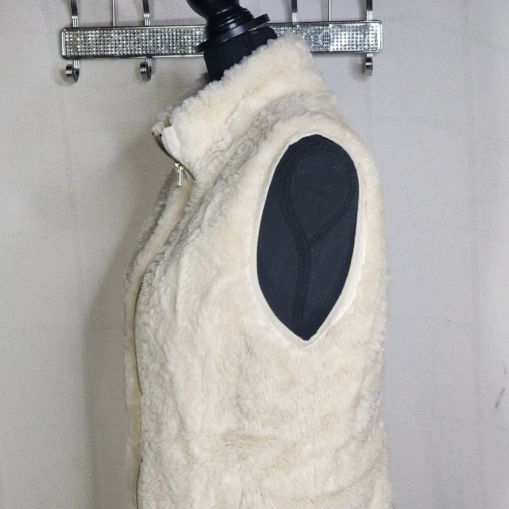 Roz & Ali Cream Colored Faux Fur Trimmed in Faux Suede Fully Lined Vest Size L - Picture 9 of 16